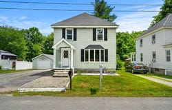 17 Maple St, Westford, MA 01886
