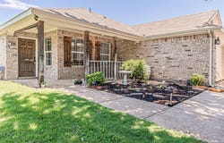 609 Tracy Drive, Azle, TX 76020