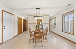 551 W MENOMONIE, BELVIDERE, IL 61008