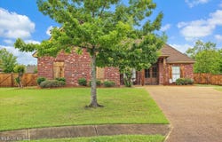 902 Belle Oak Cove, Brandon, MS 39042