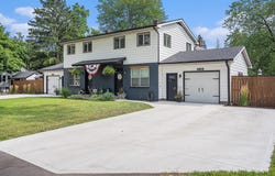 206 Elm Lane, Holland, MI 49424