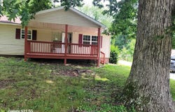 621 Phillips Flats Rd, Oneida, TN 37841