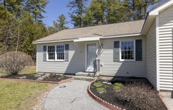 7 Abby Circle, Topsham, ME 04086