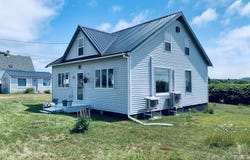 18 South Street, Lubec, ME 04652
