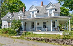 11 Spencer Street, Orono, ME 04473