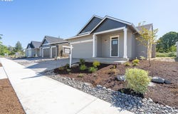 718 Tigerlily ST, Silverton, OR 97381