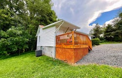 61 Cricket Ln, Galax, VA 24333