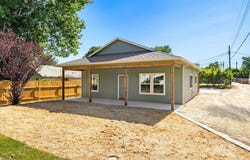 212 N 2nd St W, Homedale, ID 83628