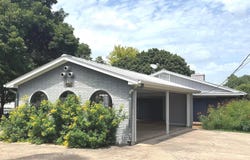 208 Riverside Dr, Kingsland, TX 78639