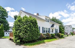 17-1 Parkers Ln, Waltham, MA 02453