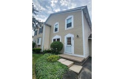243 Deerhurst Ln, Webster, NY 14580