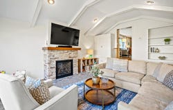 5030 N Kent Ave, Whitefish Bay, WI 53217