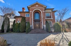 12 Point Crescent, Malba, NY 11357
