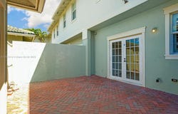 1005 NW 18th Ave, Boca Raton, FL 33486