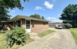 8 Westfair Drive, Jacksonville, IL 62650