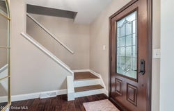 3 Oaks Court, Albany, NY 12203