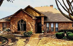 2911 Staffordshire Drive, Carrollton, TX 75007
