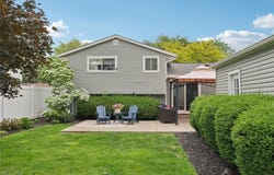 322 Bayshore Drive, Eastlake, OH 44095