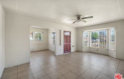 160 W 102nd St, Los Angeles, CA 90003