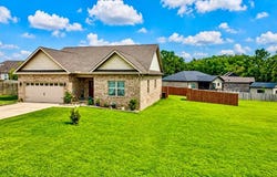 207 Cabrio Way, Headland, AL 36345