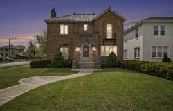 660 Mckinley Street, Gary, IN 46404