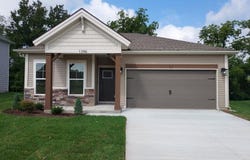 1396 N Hunters Crossing Circle, Huntingburg, IN 47542