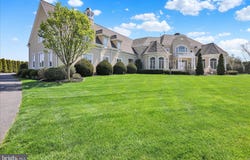 1000 BLUESTONE Drive, LITITZ, PA 17543