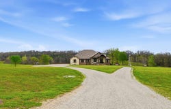 3803 E 225th Road, Halfway, MO 65663
