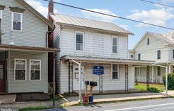 927 W MAIN STREET, VALLEY VIEW, PA 17983