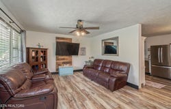 1386 Walker Ford Rd, Maynardville, TN 37807