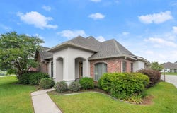 1207 S Sanctuary Ave, Gonzales, LA 70737