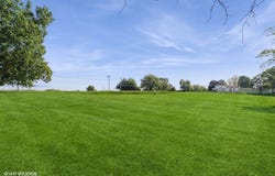 . E Pleasant Street, Knoxville, IA 50138
