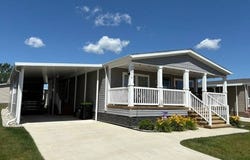 52519  Deerwood Ct, Chesterfield, MI 48051