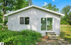 3594 Channel Road, Hale, MI 48739