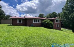 164 Ezra Dixon Drive, Haleyville, AL 35565