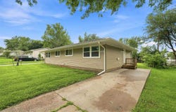 1911 Taylor Drive, IowaCity, IA 52240-9149