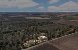 1000/1006 Irish Ln, MtVernon, IA 52314