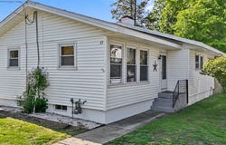 17 Gardner Avenue, New London, CT 06320