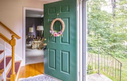 4 Woodbine Drive, Londonderry, NH 03053