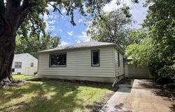1229 Beach Ave SE, Huron, SD 57350