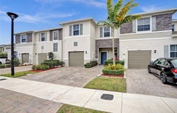 838 SE 17th St, Homestead, FL 33034