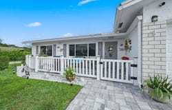 2305 SW 21st Terrace, Boynton Beach, FL 33426