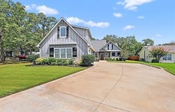 105 Seminole Drive, Lake Kiowa, TX 76240