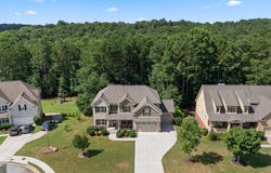 1050 Silver Thorne, Loganville, GA 30052
