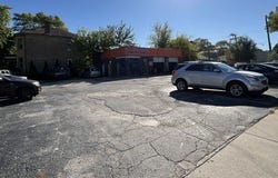 4301 W Montrose Avenue, Chicago, IL 60641