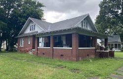 101 NE 4th, England, AR 72046