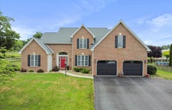 2332 OCRACOKE ISLAND COURT COURT, CHAMBERSBURG, PA 17202