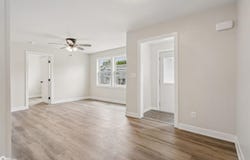 8 E Lincoln Street, Marshalltown, IA 50158
