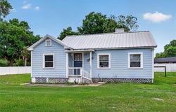 431 EDGEWATER AVENUE, UMATILLA, FL 32784