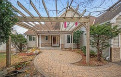 2970 Western Avenue N, Roseville, MN 55113